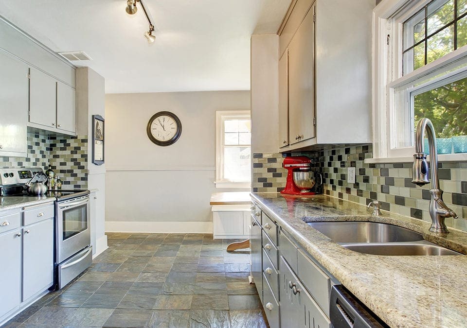 4 Reasons to Buy Kitchen Tile Flooring